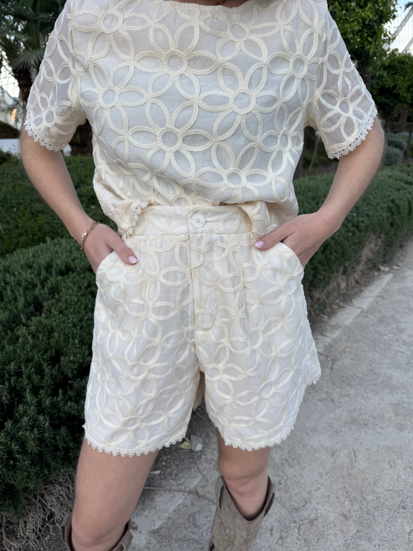 Short Ana María