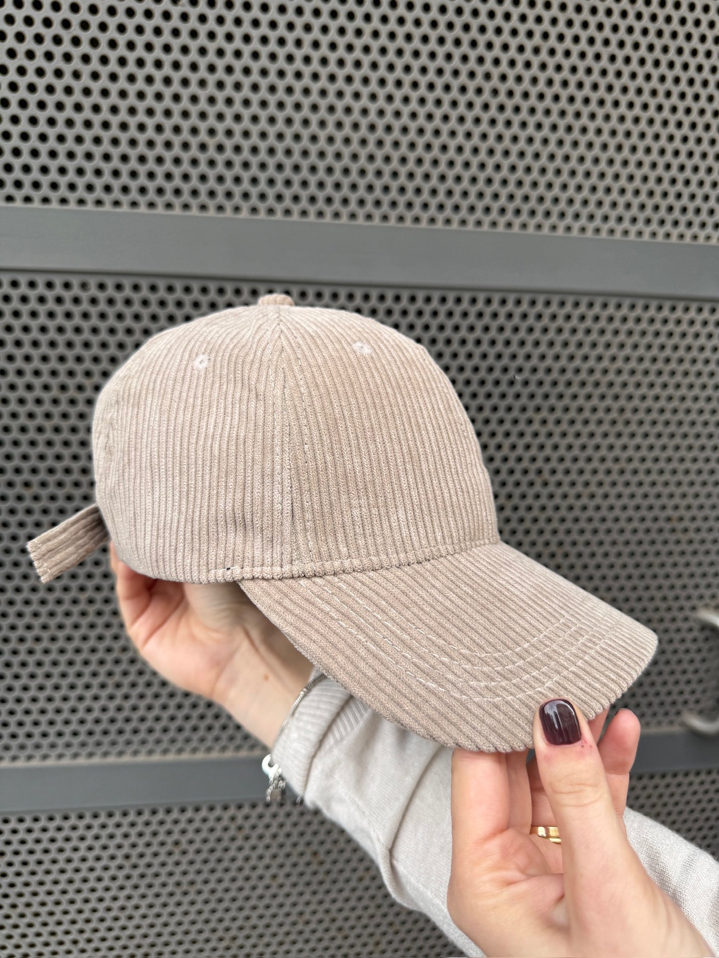 Corduroy Sof Beige Cap