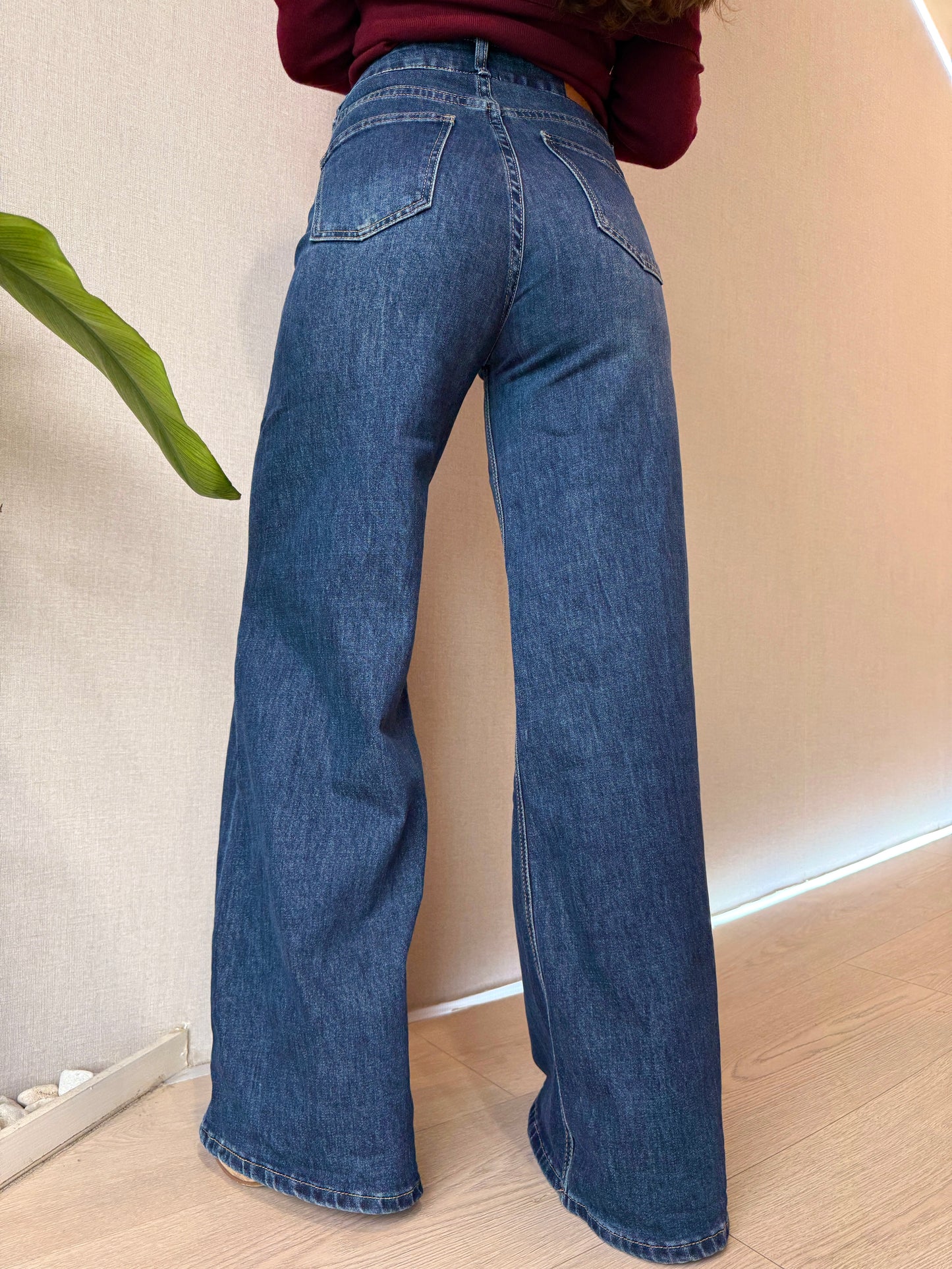 Jean Ana Wide Leg