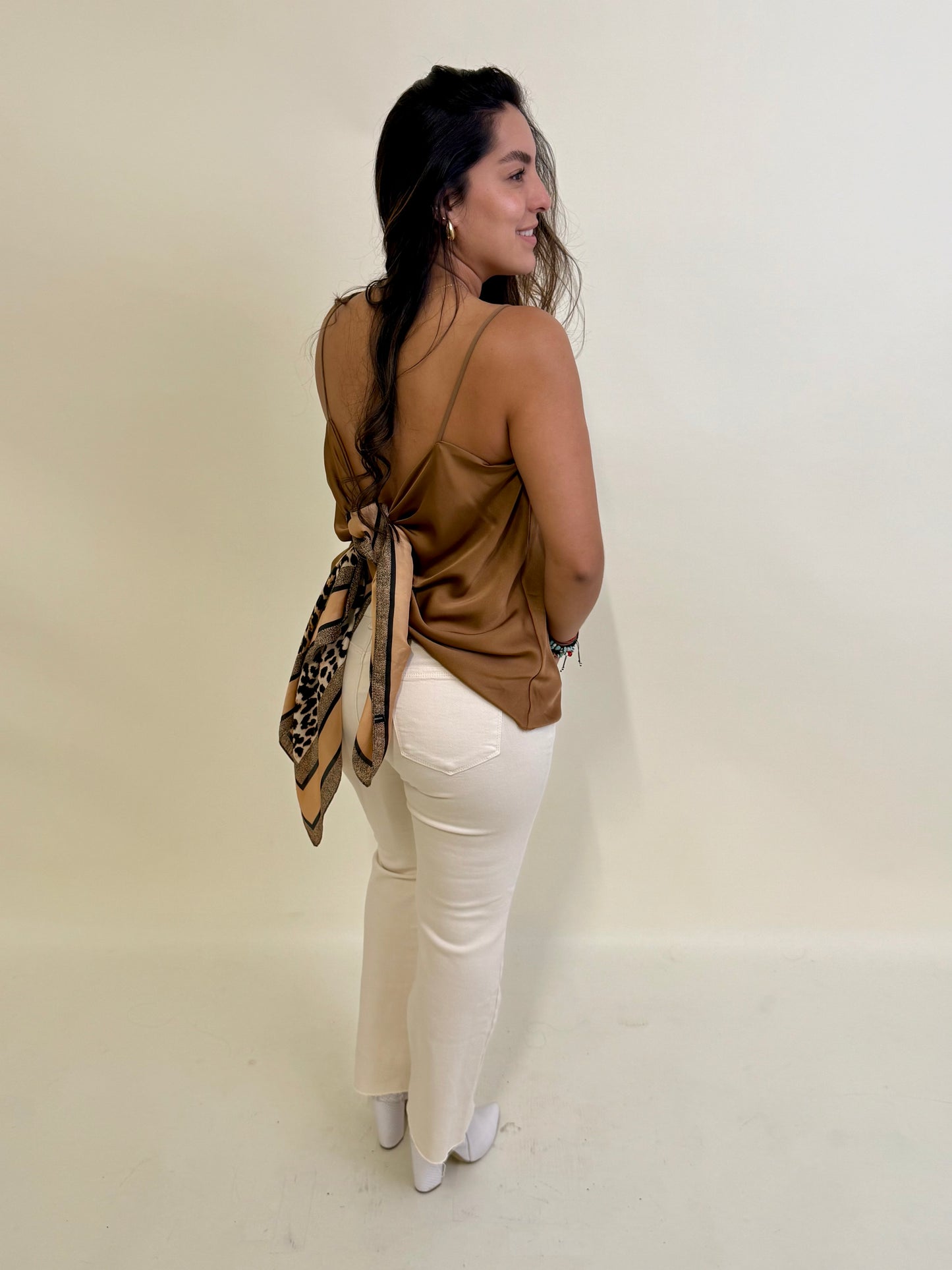 Blusa Lola Satén Cafe Talla Grande